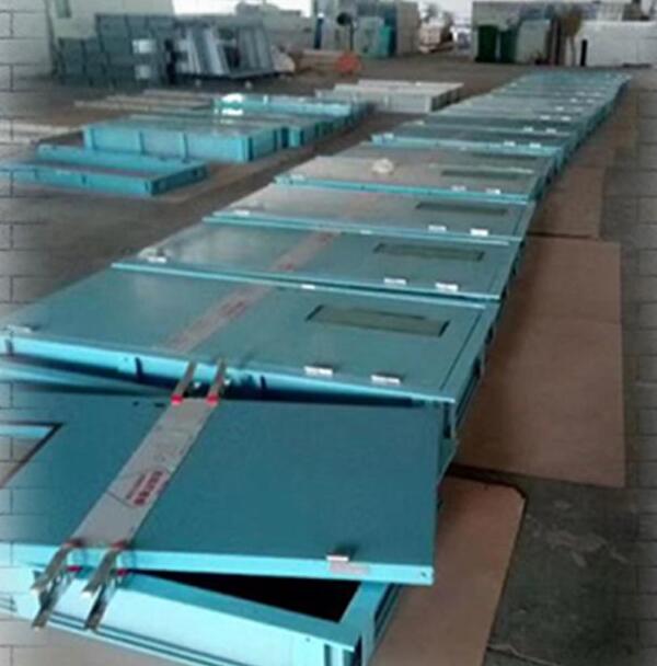 鋼質(zhì)門生產(chǎn)線.jpg 鋼質(zhì)門生產(chǎn)線.jpg